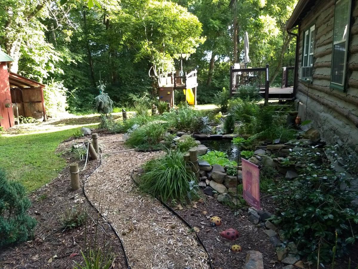 The Bent Branch Lodge - A Gnomes Retreat - Historic Virginia Log Cabin, Coy Pond And Babbling Brook Lynchburg Exterior foto