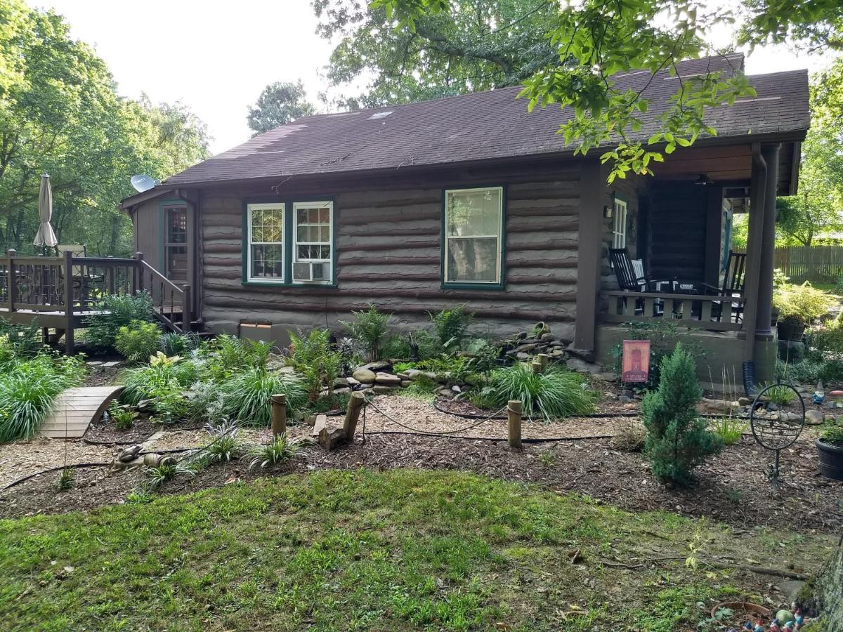 The Bent Branch Lodge - A Gnomes Retreat - Historic Virginia Log Cabin, Coy Pond And Babbling Brook Lynchburg Exterior foto