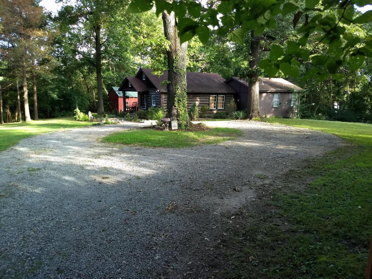 The Bent Branch Lodge - A Gnomes Retreat - Historic Virginia Log Cabin, Coy Pond And Babbling Brook Lynchburg Exterior foto