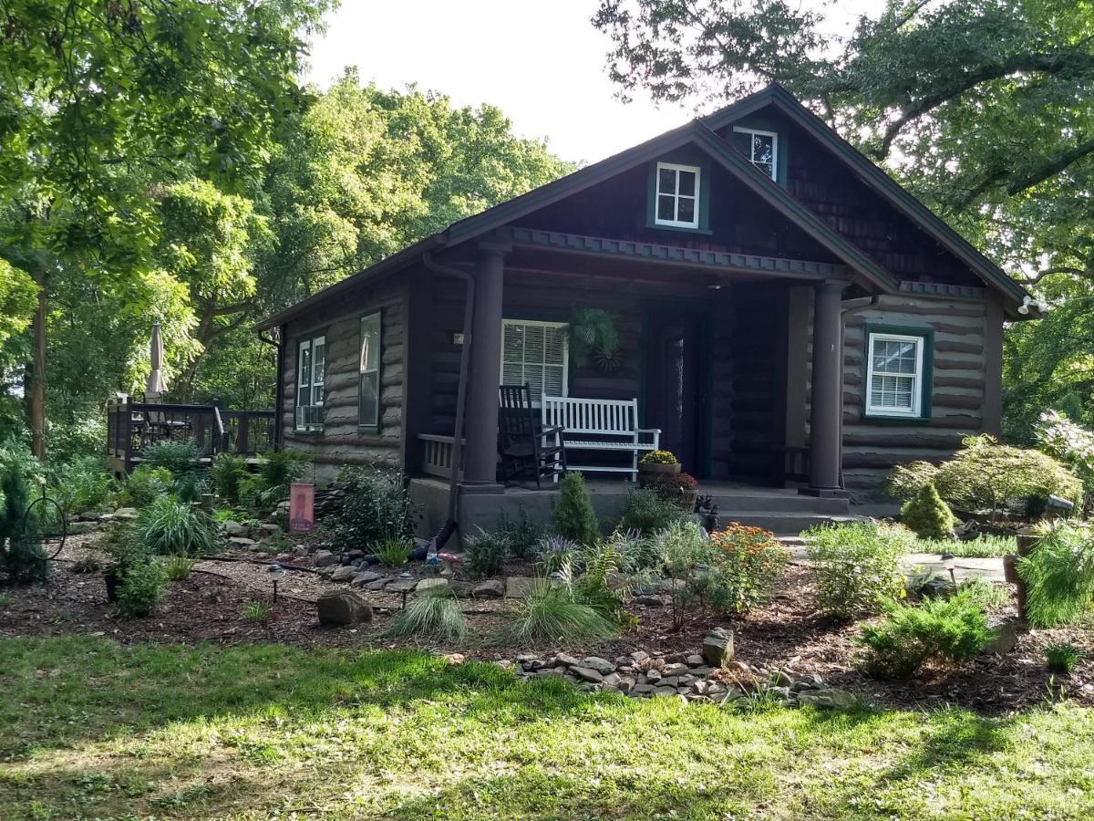 The Bent Branch Lodge - A Gnomes Retreat - Historic Virginia Log Cabin, Coy Pond And Babbling Brook Lynchburg Exterior foto